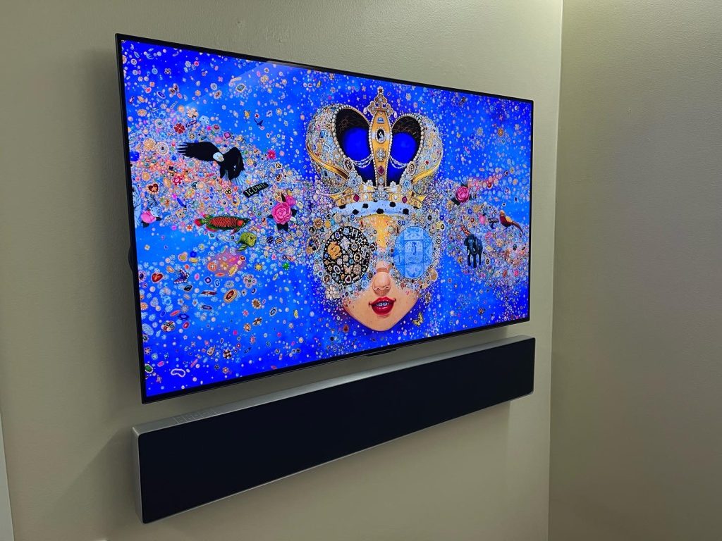 Design Hifi Blogi - LG televisio, Bang & Olufsen Besound Stage Soundbar ja seinäteline, hdmi-johto, välijohdot ja asennustarvikkeet.