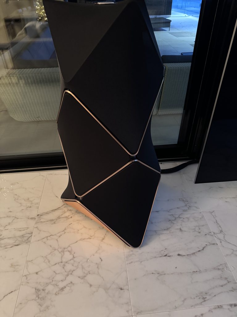 Bang & Olufsen Beolab 90 kaiutin. Powerlink kaiutinjohdot ja tarvikkeet
